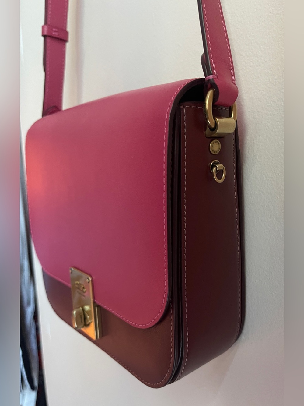 Coach Colorblock Leather Hutton Saddle Crossbody Bag with Gold Hardware - Picture 8 of 16